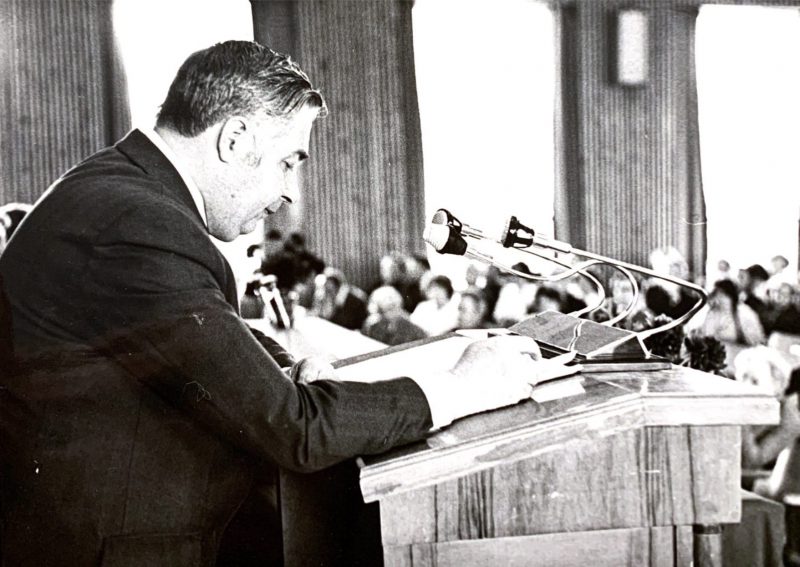 ректор КНУТП Лариков Леонид Никандрович, д-р техн нак, проф, заслуженный деятель науки УССР, зав отделом института металлофизики АН УССР