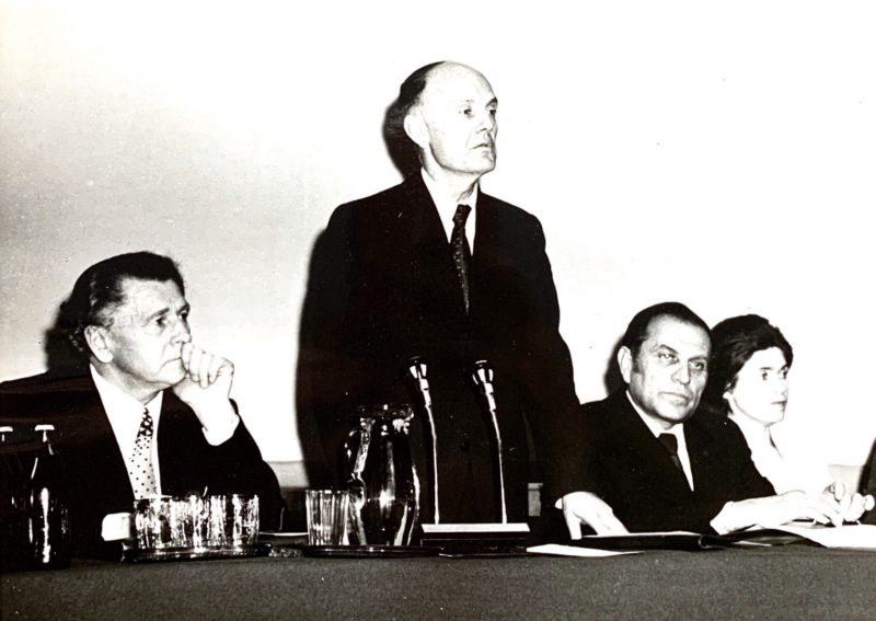 Б. Е. Патон президент АН УССР, академик выступает на общеуниверситетском занятии